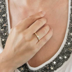 Bague or jaune ornée de diamants