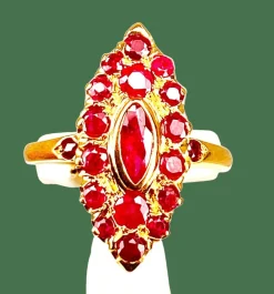 Bague or jaune pavée de rubis