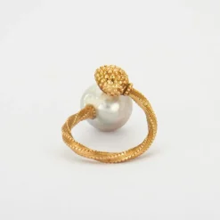 Bague or jaune, perle