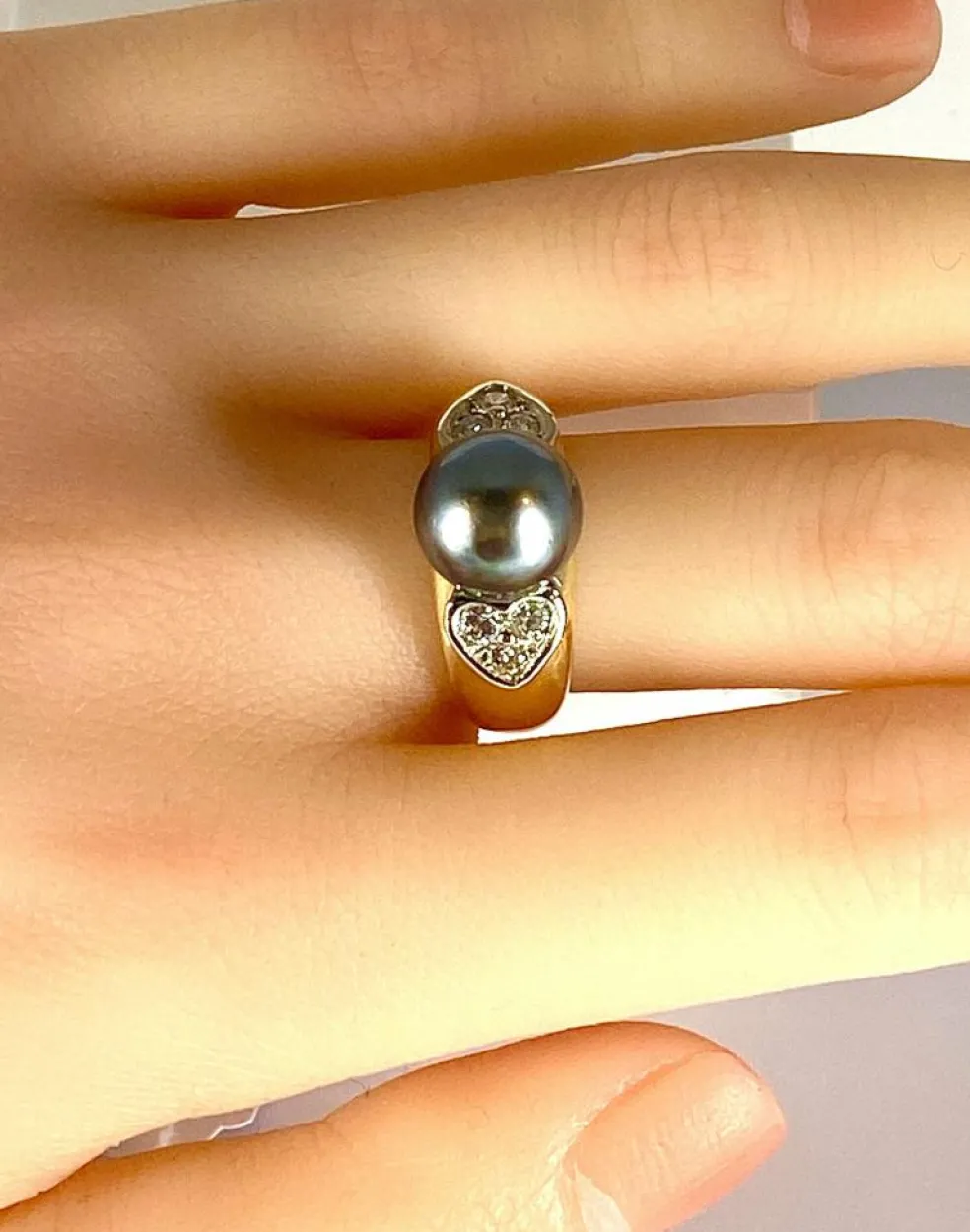 Bague or jaune, perle de Tahiti et diamants