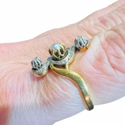 Bague or jaune, perles, diamants taille rose