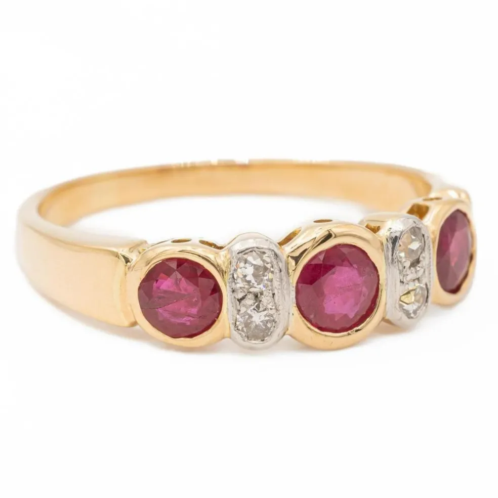 Bague Or jaune rubis