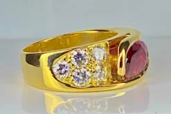 Bague or jaune rubis 2,25 carats et 10 diamants