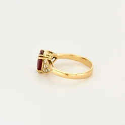 Bague or jaune, rubis 2,50 cts, diamants