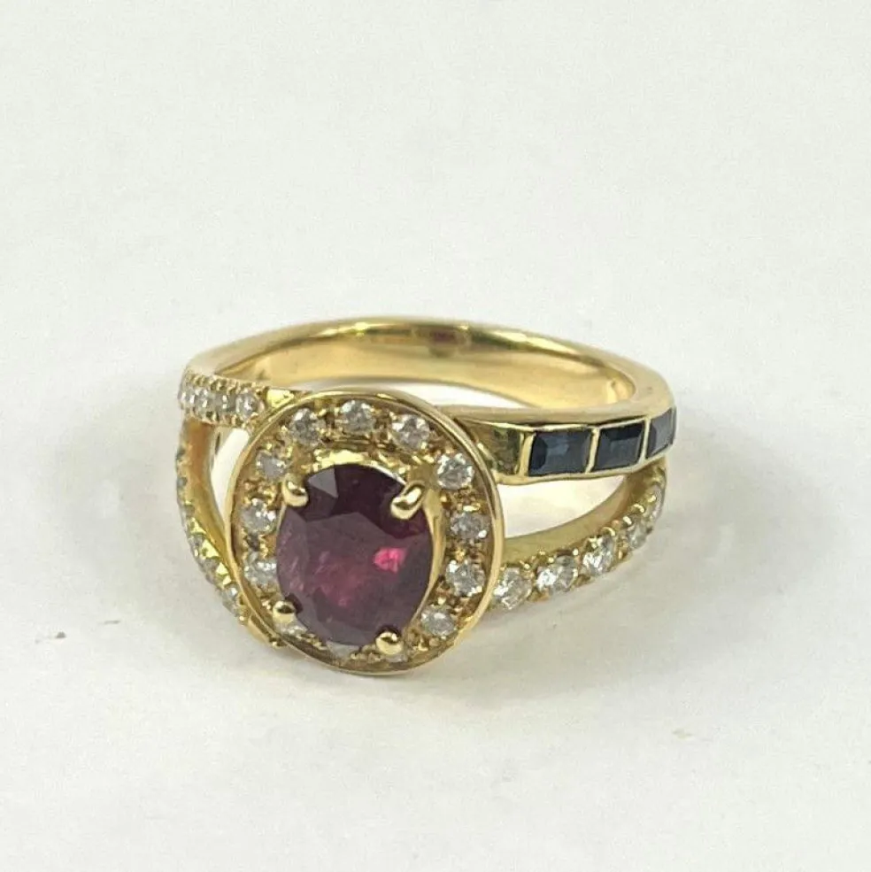 Bague Or jaune Rubis Diamants Saphir
