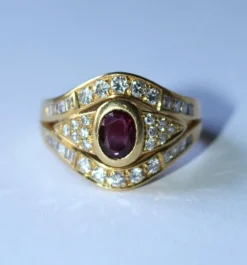 Bague or jaune rubis diamants