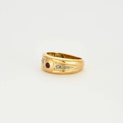 Bague or jaune rubis diamants