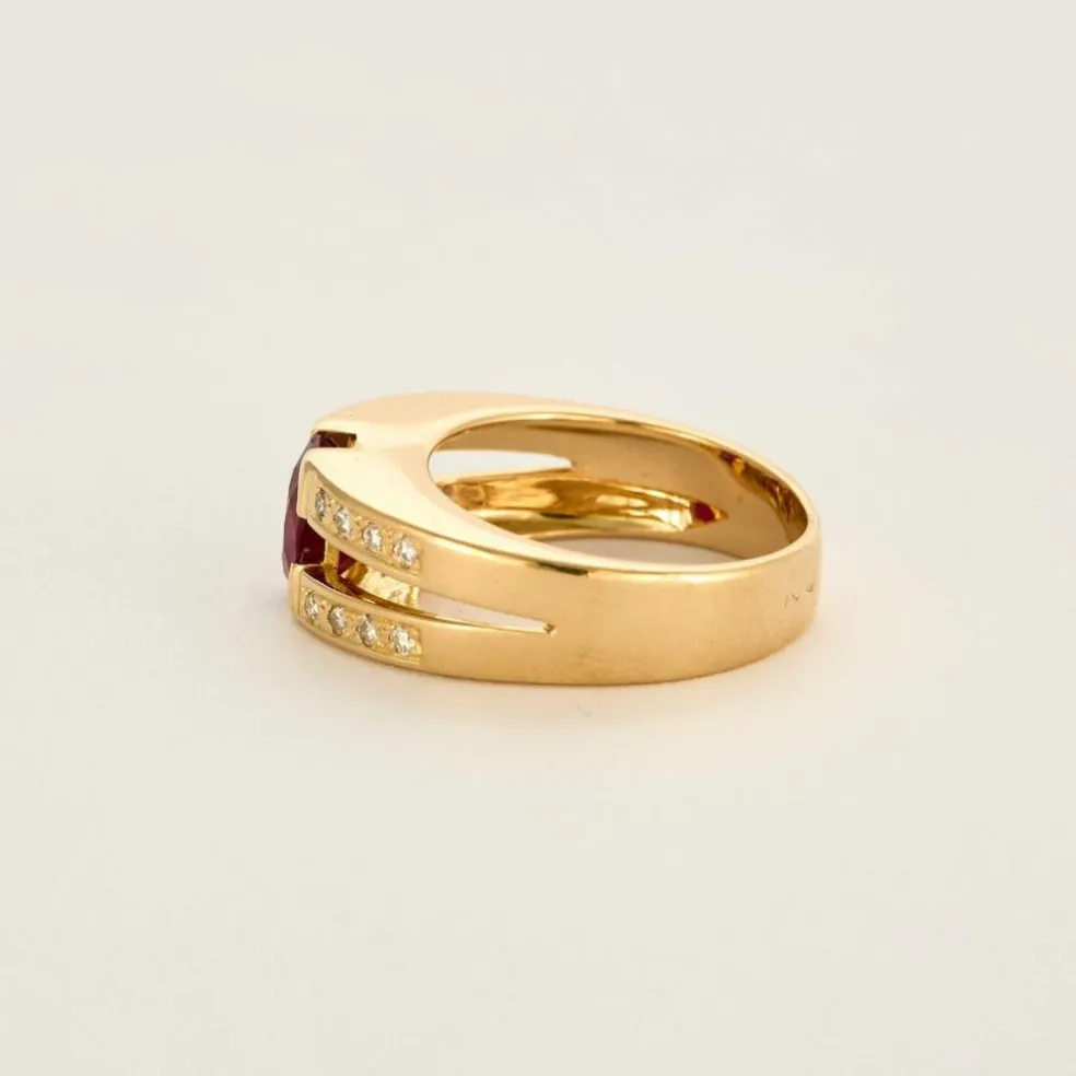 Bague or jaune rubis diamants
