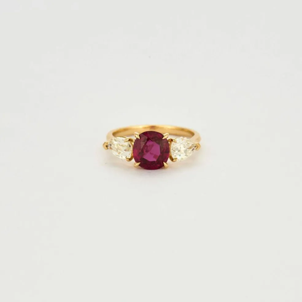 Bague or jaune rubis et diamants