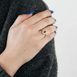 Bague or jaune rubis et diamants