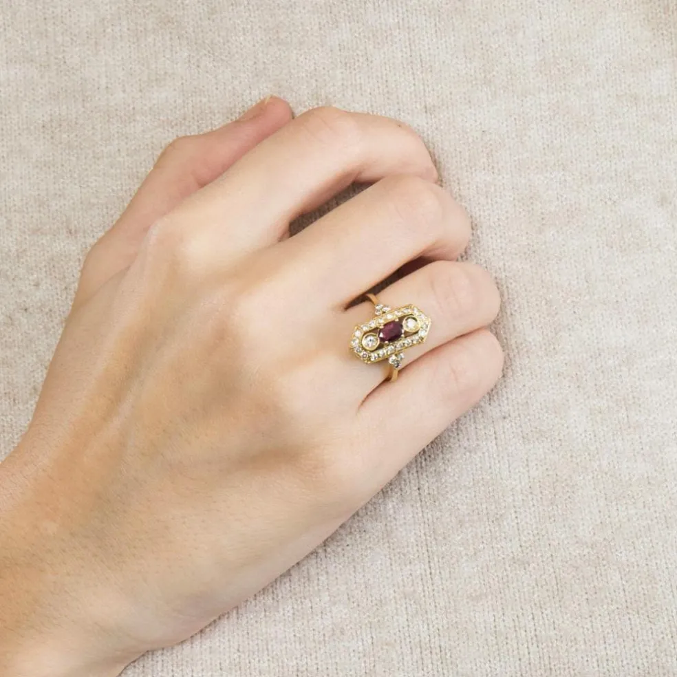 Bague or jaune, rubis et diamants