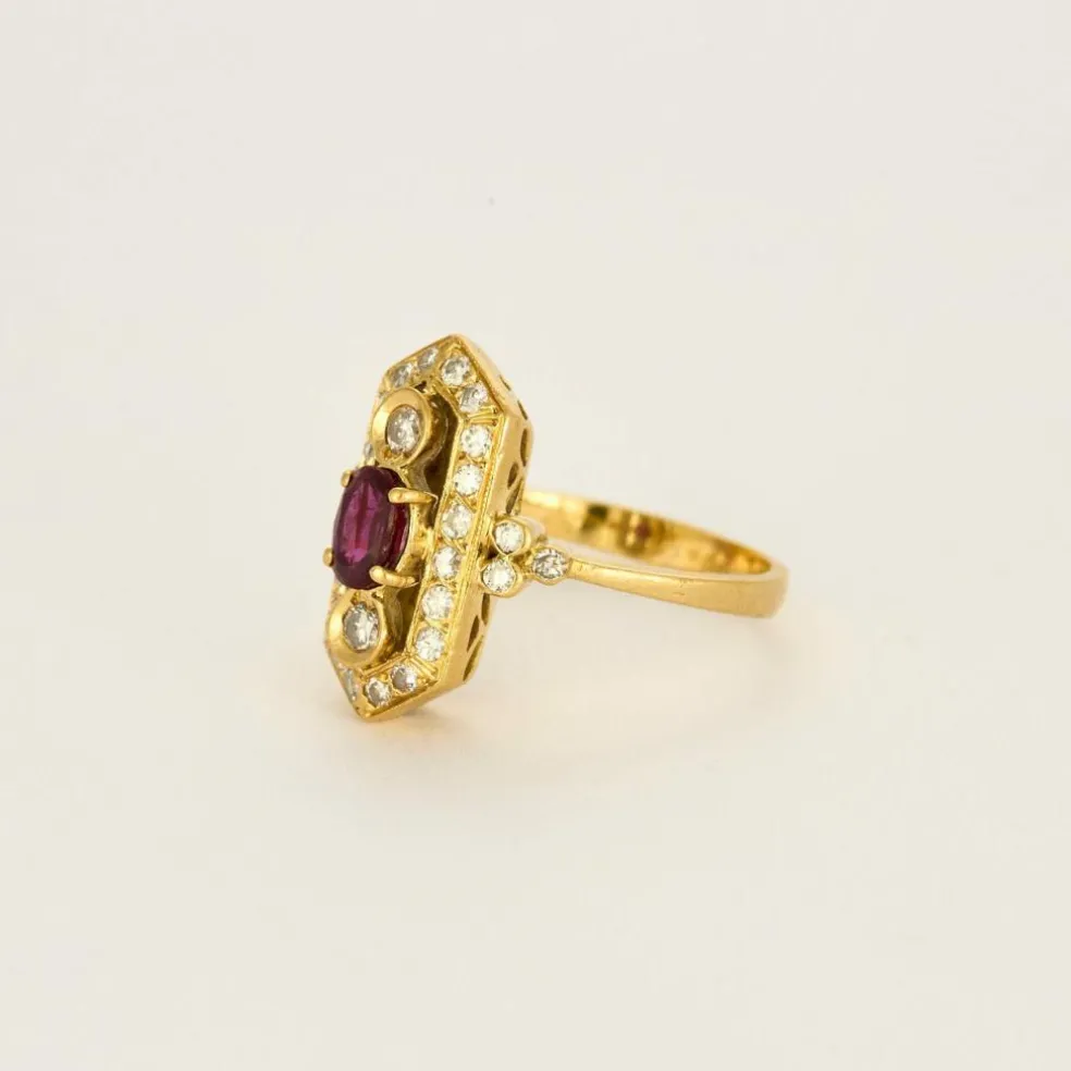 Bague or jaune, rubis et diamants