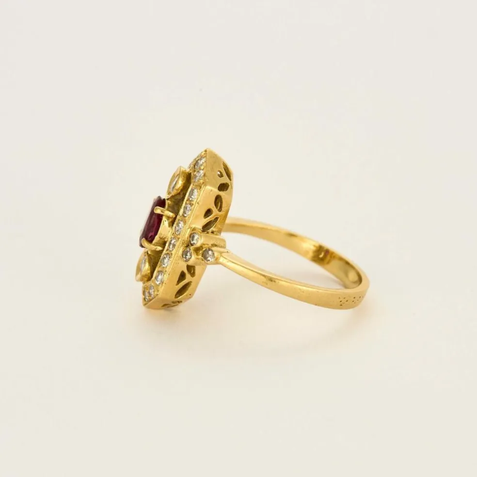 Bague or jaune, rubis et diamants