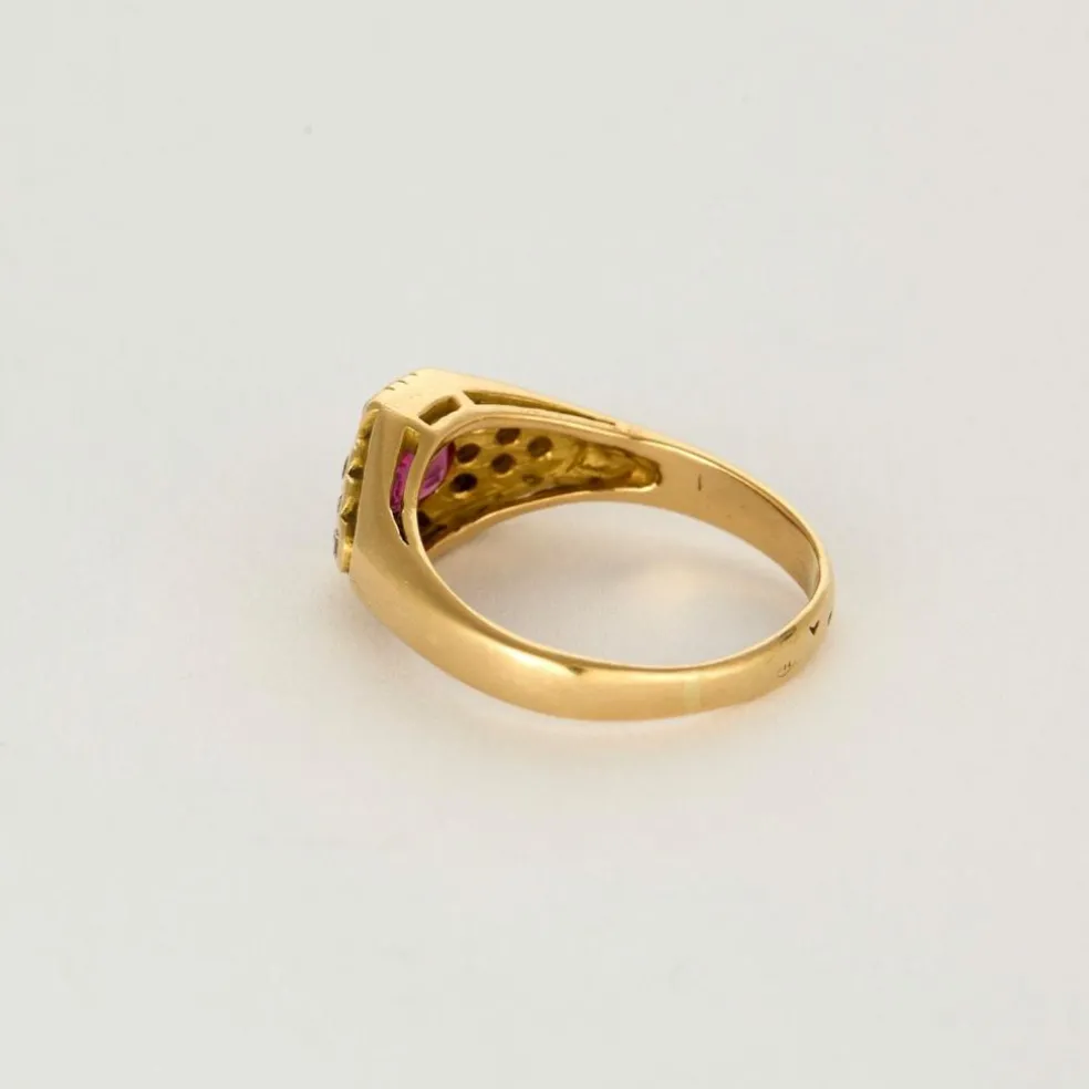 Bague or jaune, rubis et diamants
