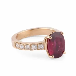 Bague or jaune rubis et diamants