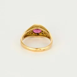 Bague or jaune, rubis et diamants