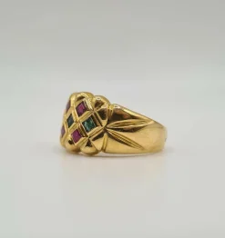 Bague or jaune rubis émeraudes