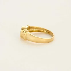 Bague or jaune, saphir