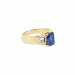 Bague or jaune, saphir 2.66 carats, diamants