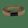 Bague or jaune, saphir baguette