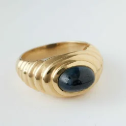 Bague or jaune saphir cabochon