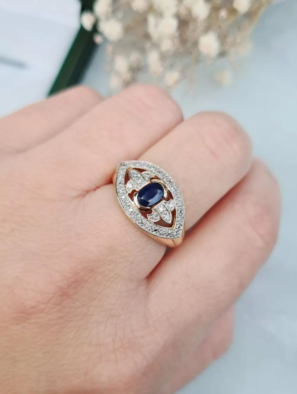 Bague or jaune saphir diamants