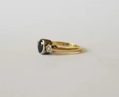 Bague or jaune saphir diamants