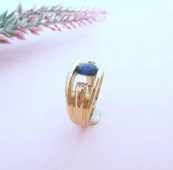Bague or jaune saphir diamants