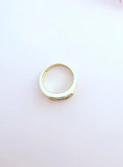 Bague or jaune saphir diamants