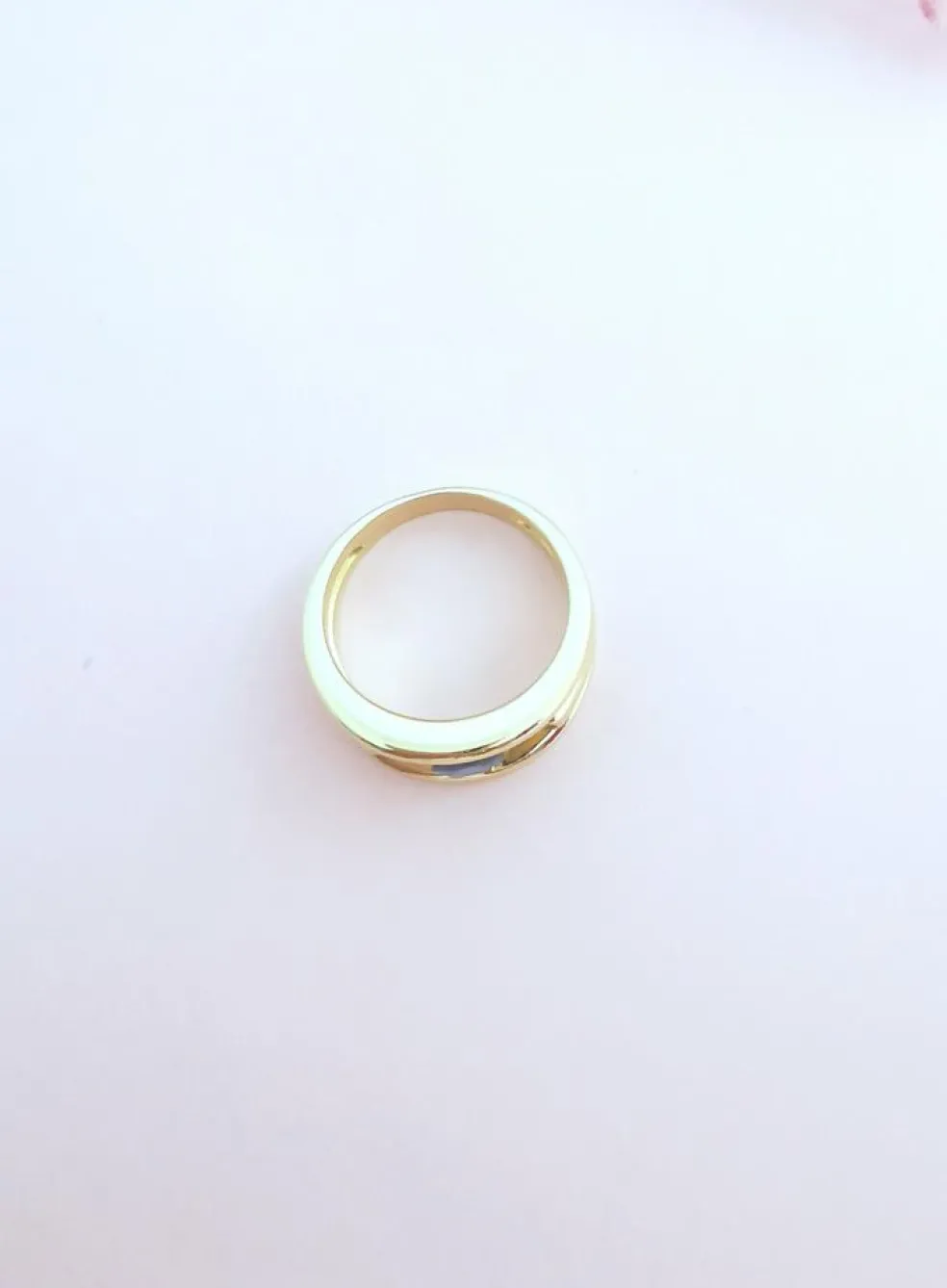 Bague or jaune saphir diamants