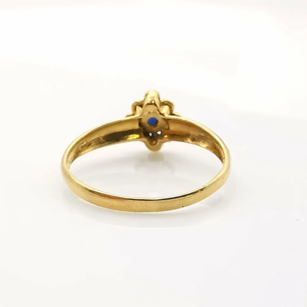 Bague or jaune, saphir, diamants