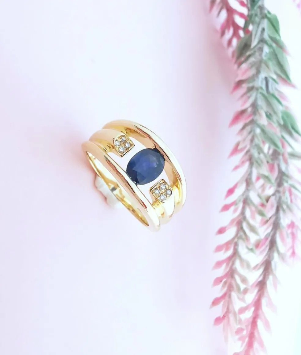 Bague or jaune saphir diamants