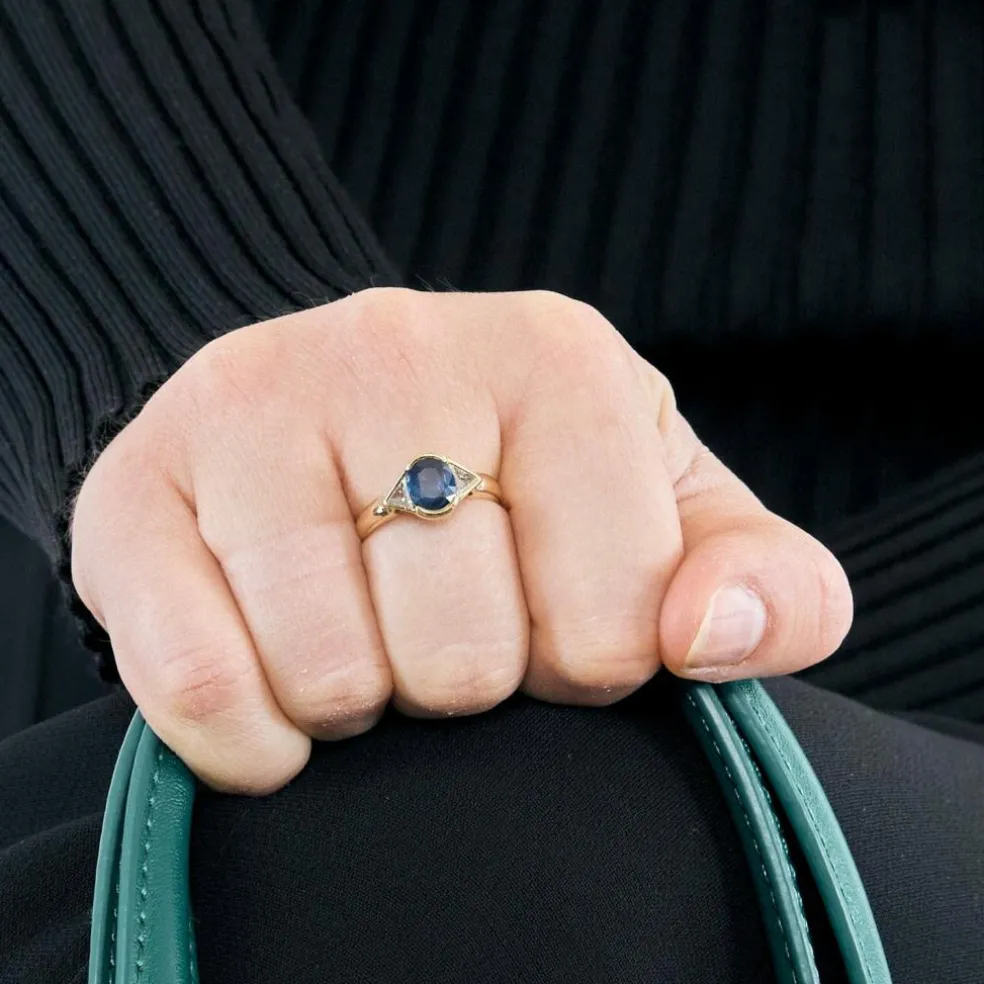 Bague or jaune, saphir et diamants