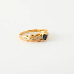 Bague Or jaune Saphir et éclats de diamants