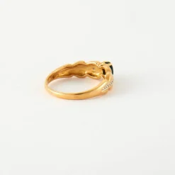 Bague Or jaune Saphir et éclats de diamants
