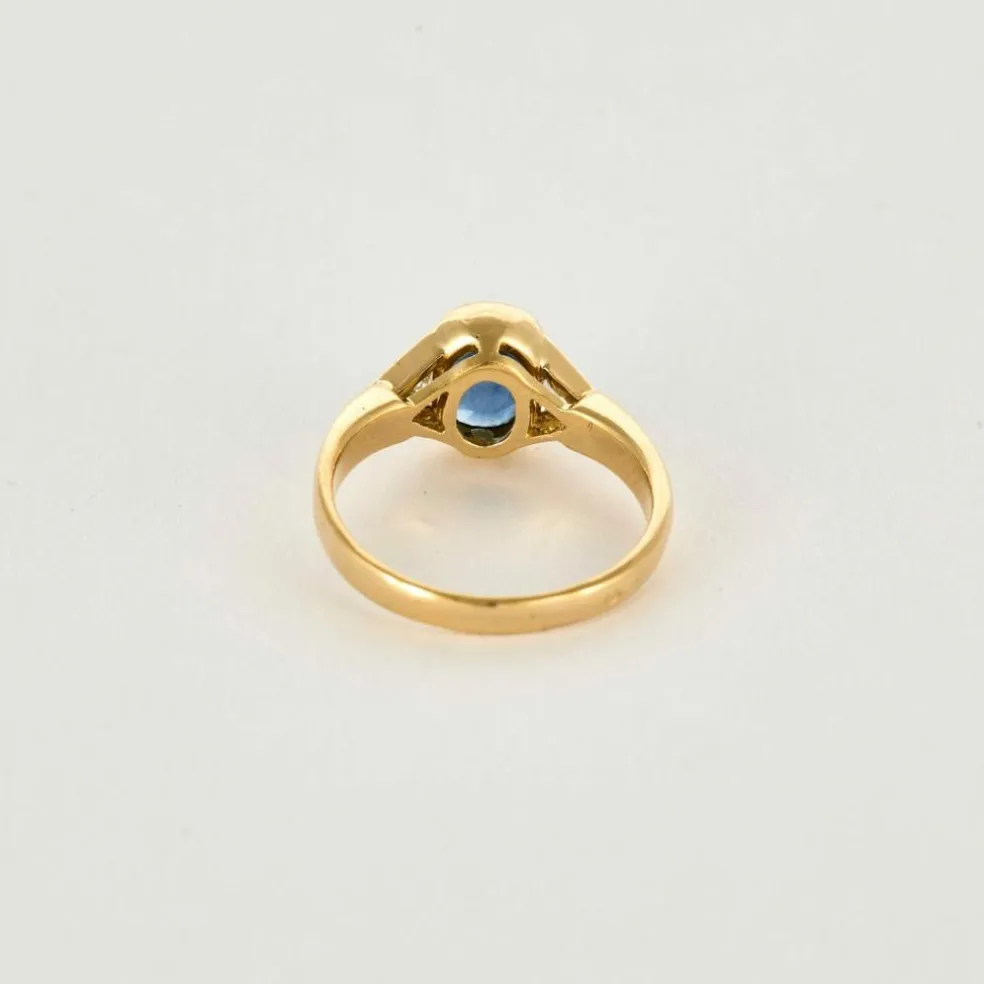 Bague or jaune, saphir et diamants