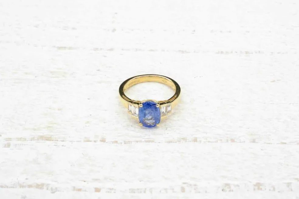 Bague Or jaune Saphir ovale Diamants