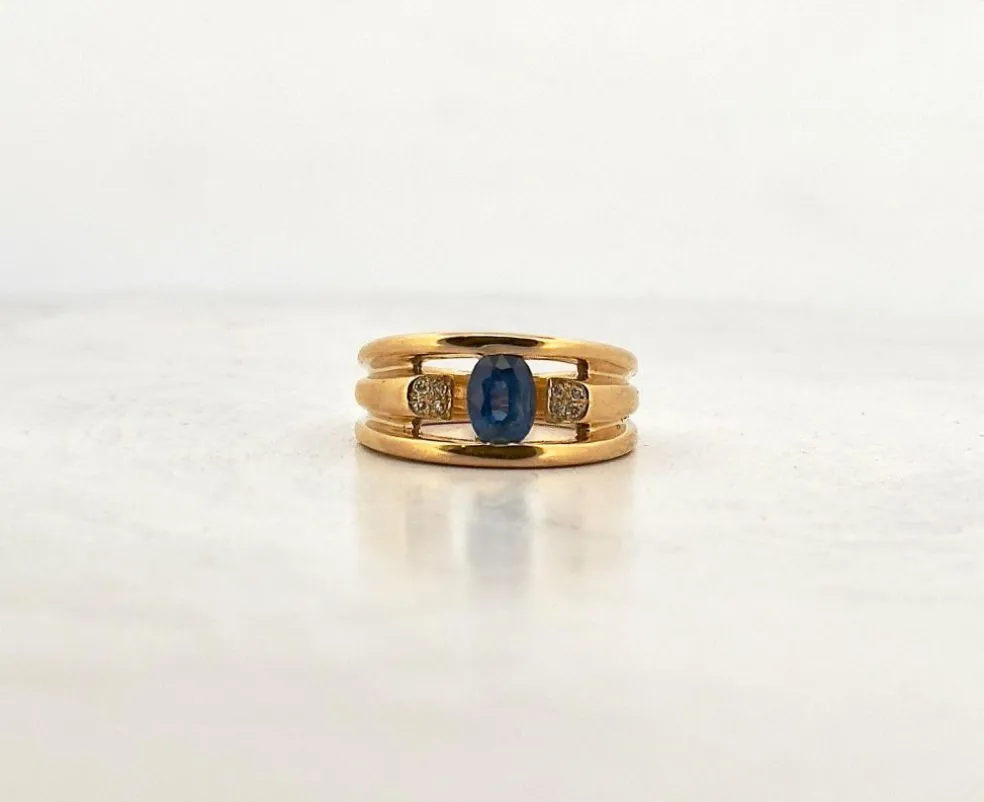 Bague or jaune saphir ovale et diamants