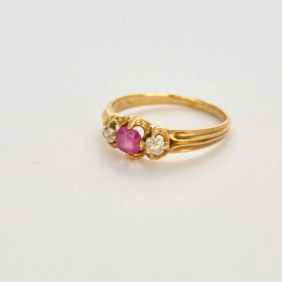 Bague or jaune, saphir rose et diamants