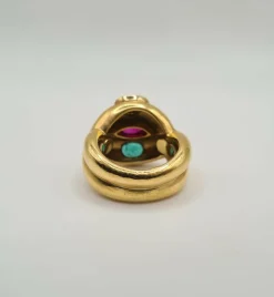 Bague or jaune saphir, rubis et émeraude
