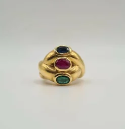 Bague or jaune saphir, rubis et émeraude