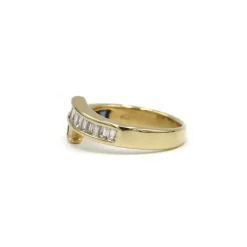 Bague or jaune, saphirs, diamants