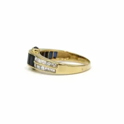 Bague or jaune, saphirs diamants