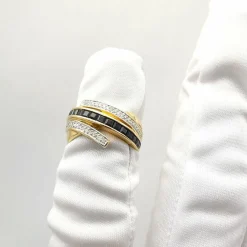 Bague or jaune saphirs et diamants