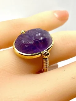 Bague or jaune, scarabée en améthyste mobile