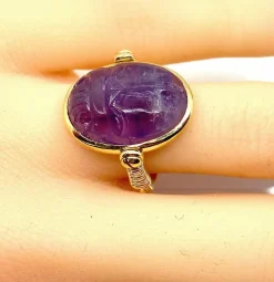 Bague or jaune, scarabée en améthyste mobile