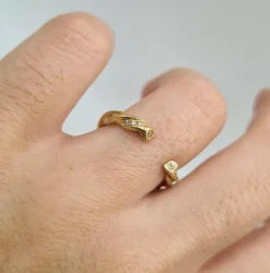 Bague or jaune sertie de diamants