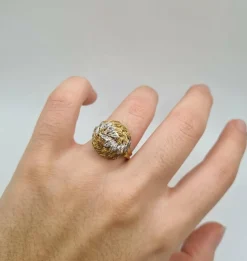 Bague or jaune sertie de diamants