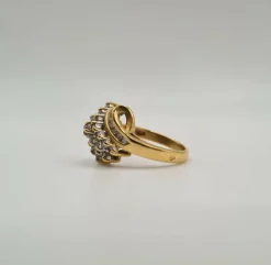 Bague or jaune sertie de diamants