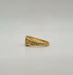 Bague or jaune sertie de diamants et rubis
